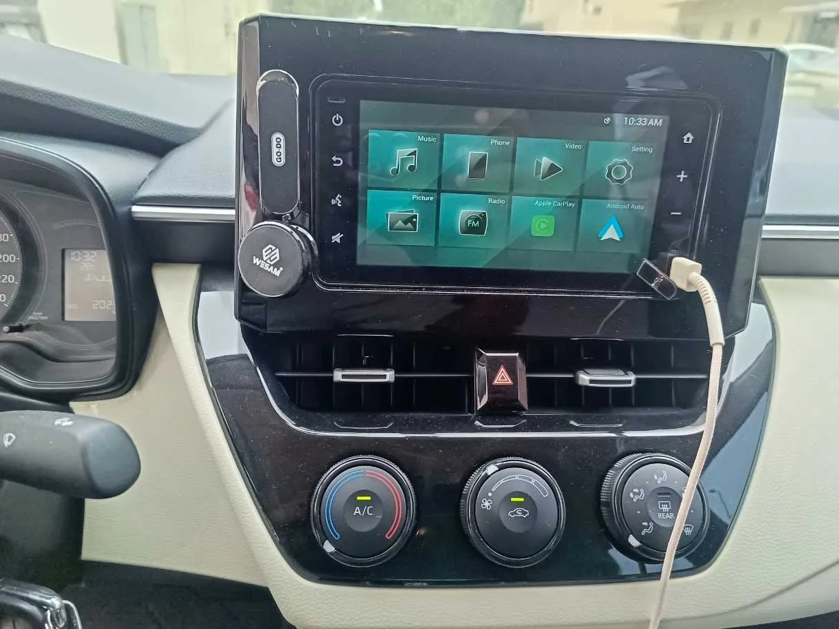 Car image 18