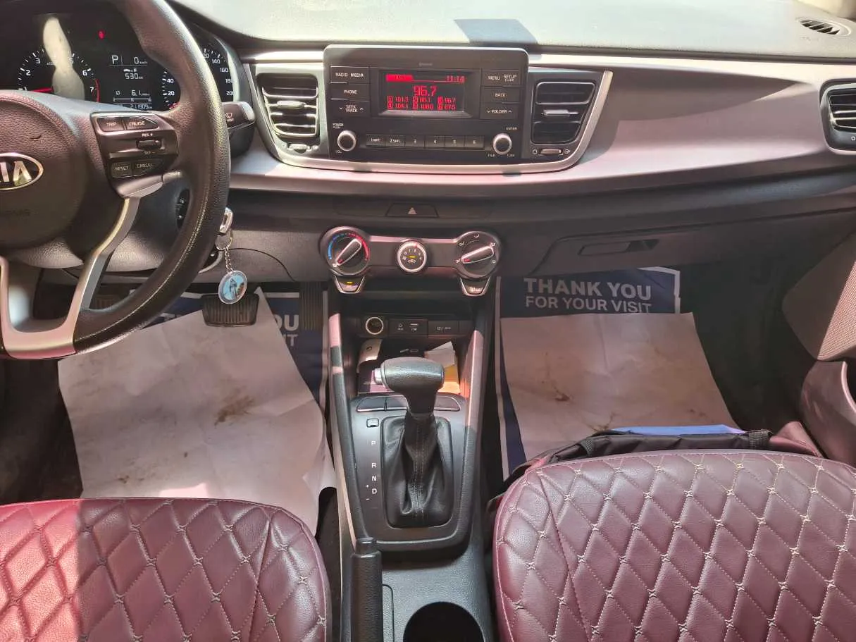 Car image 15