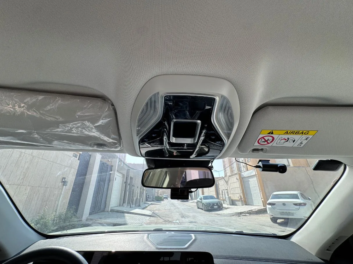 Car image 20