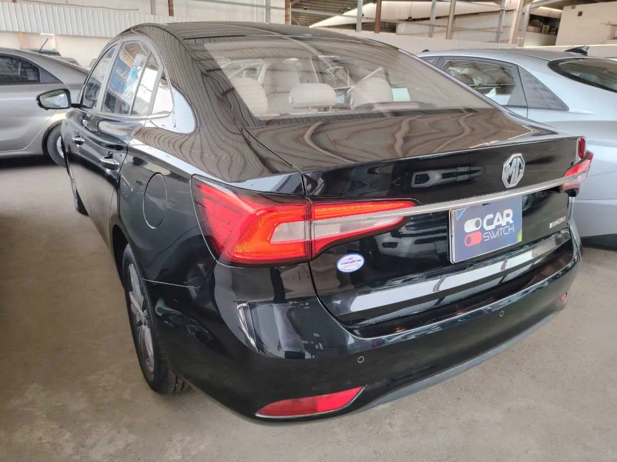 Car image 7