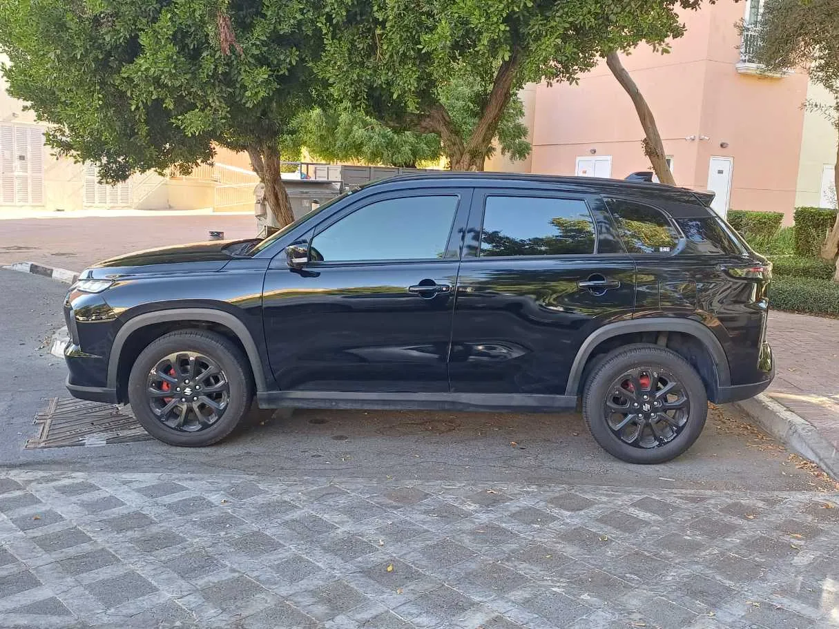 Car image 4