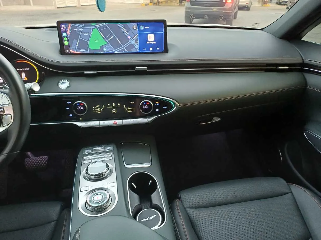 Car image 16