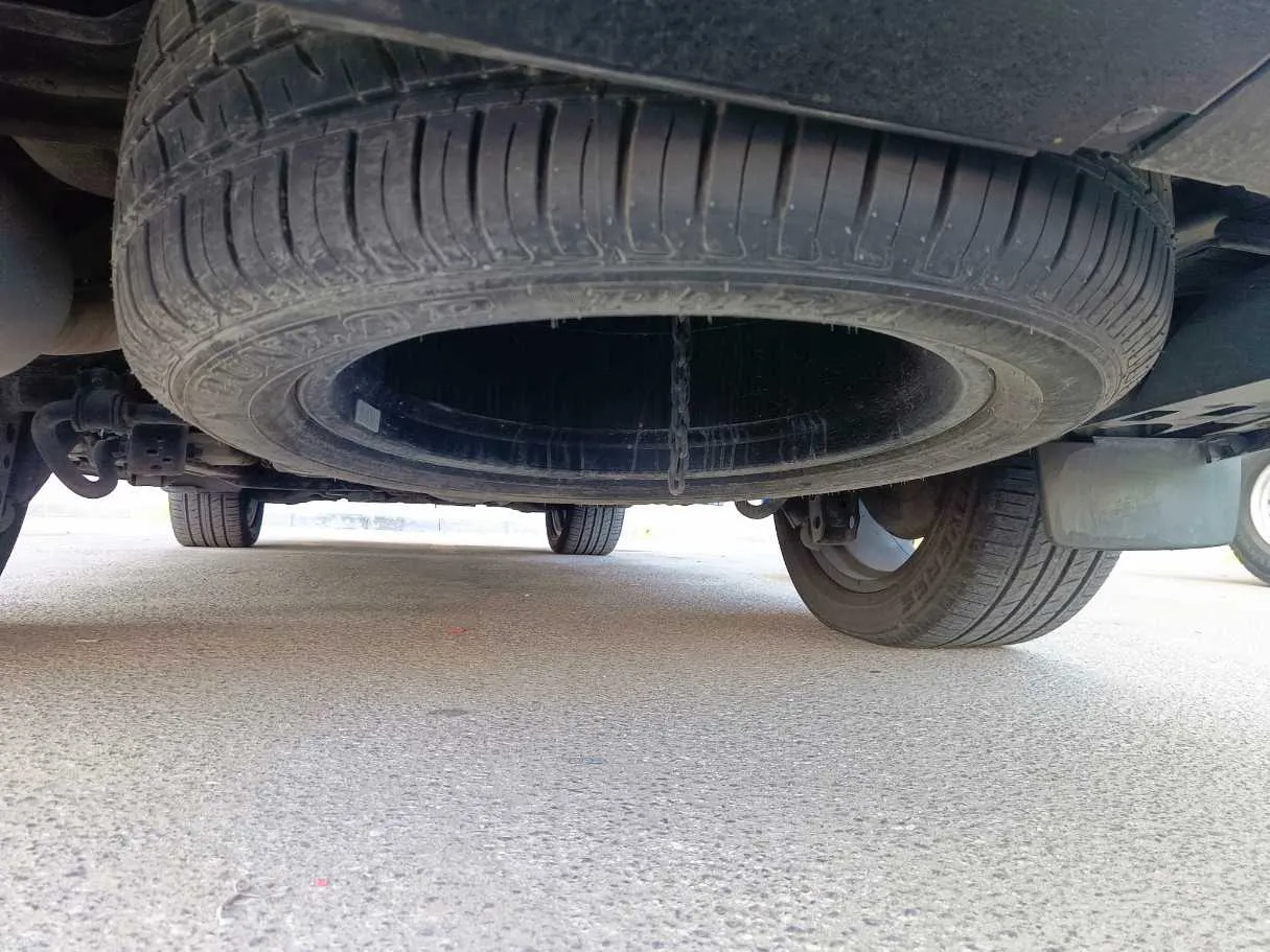 Car image 35