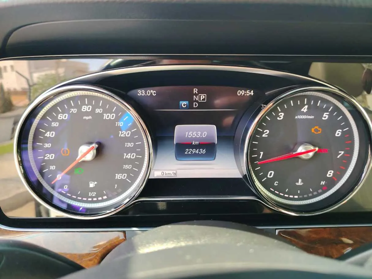 Car image 29