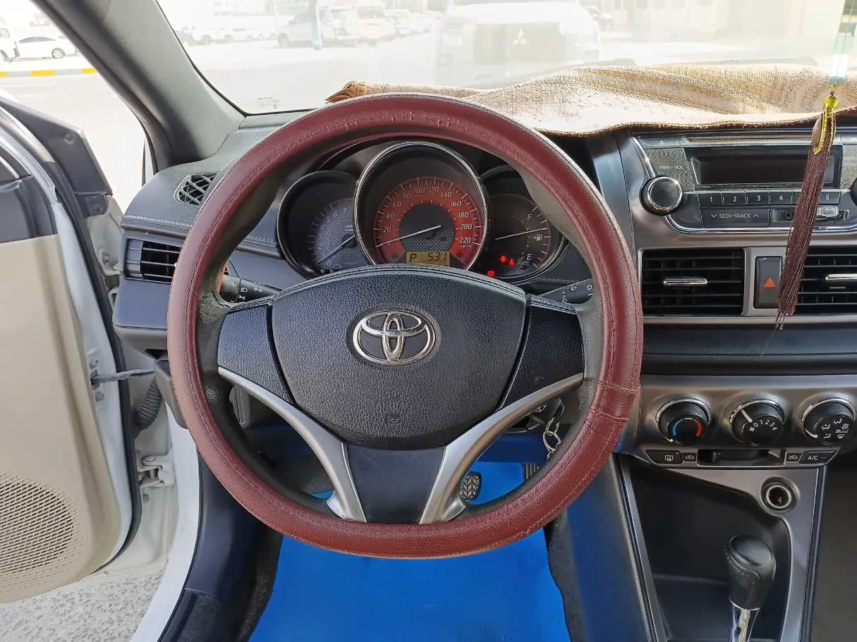 Car image 17