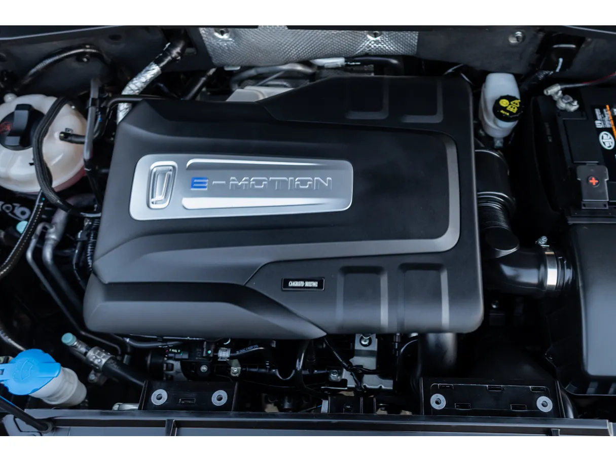 Car image 14