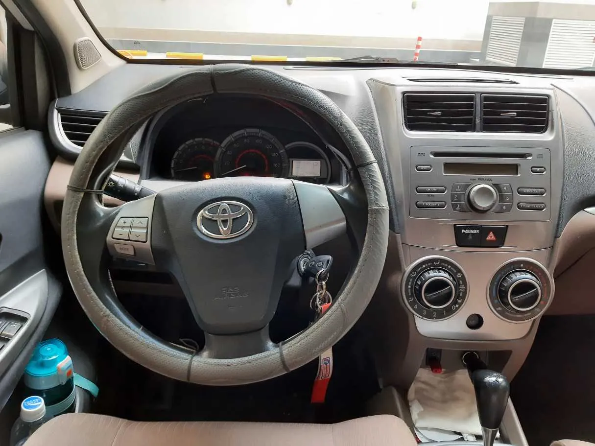 Car image 16