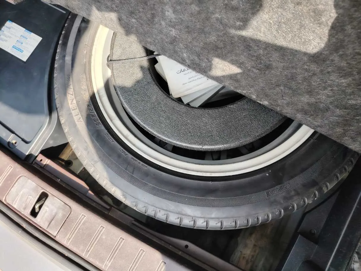 Car image 36
