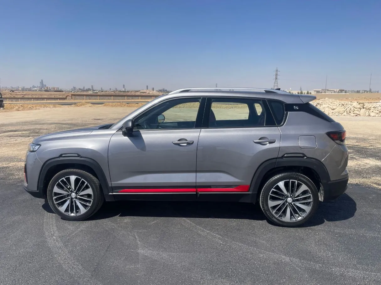 Car image 8
