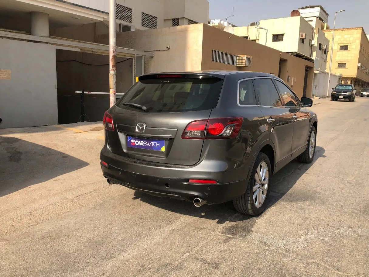 Car image 5