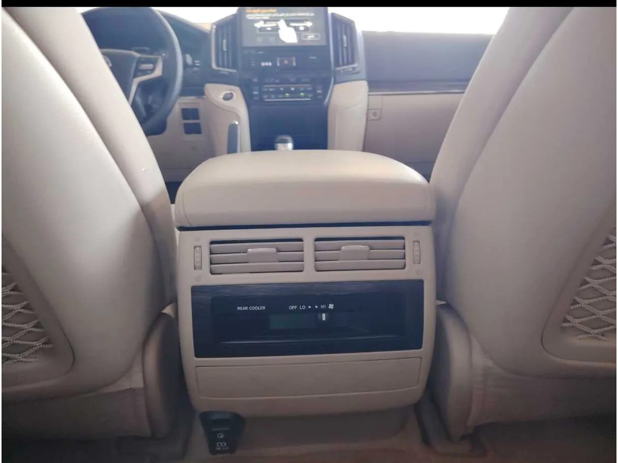 Car image 31