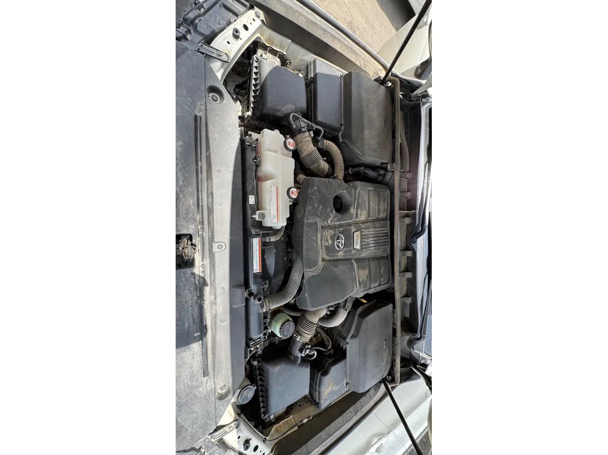 Car image 27