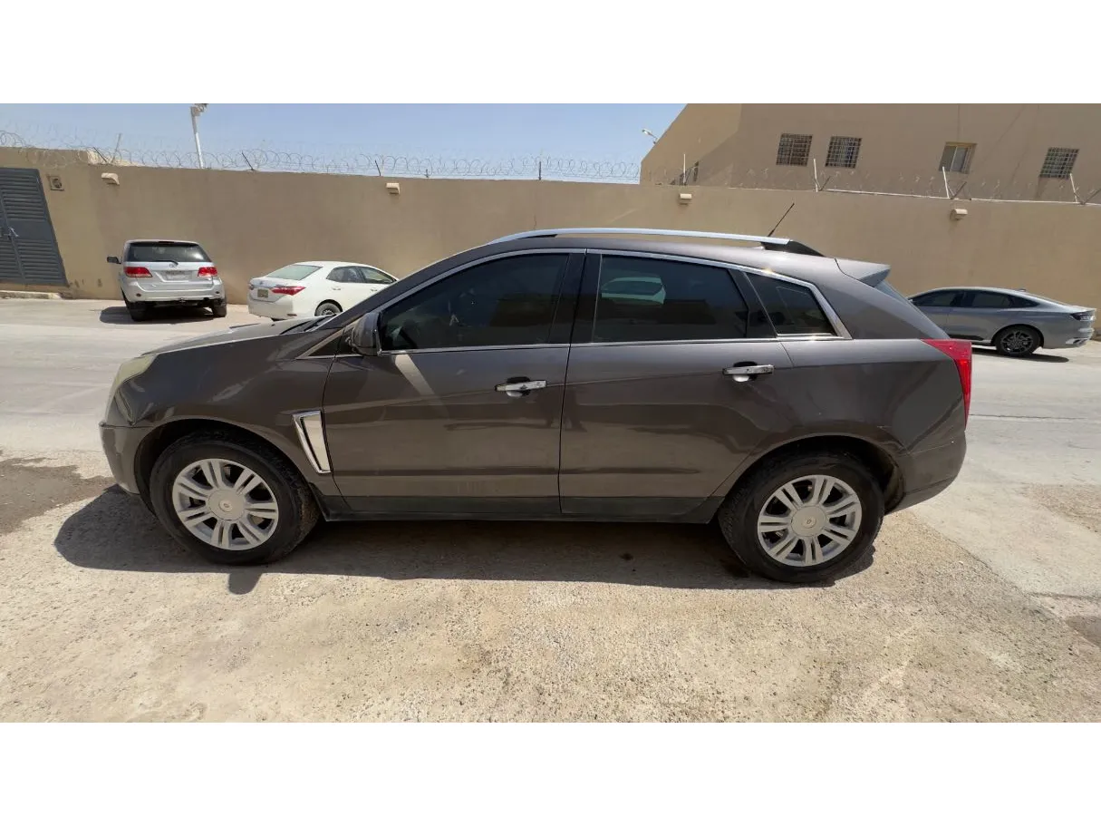Car image 8