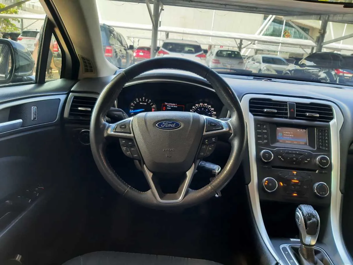 Car image 15