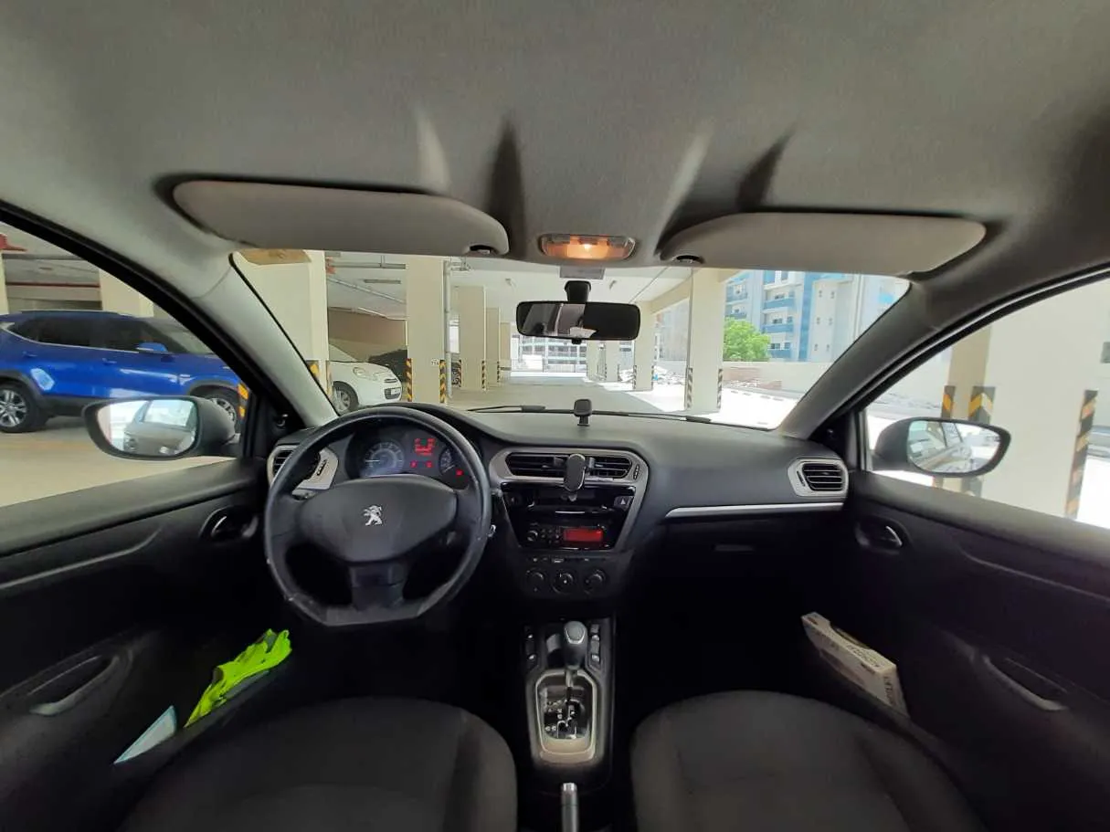 Car image 15