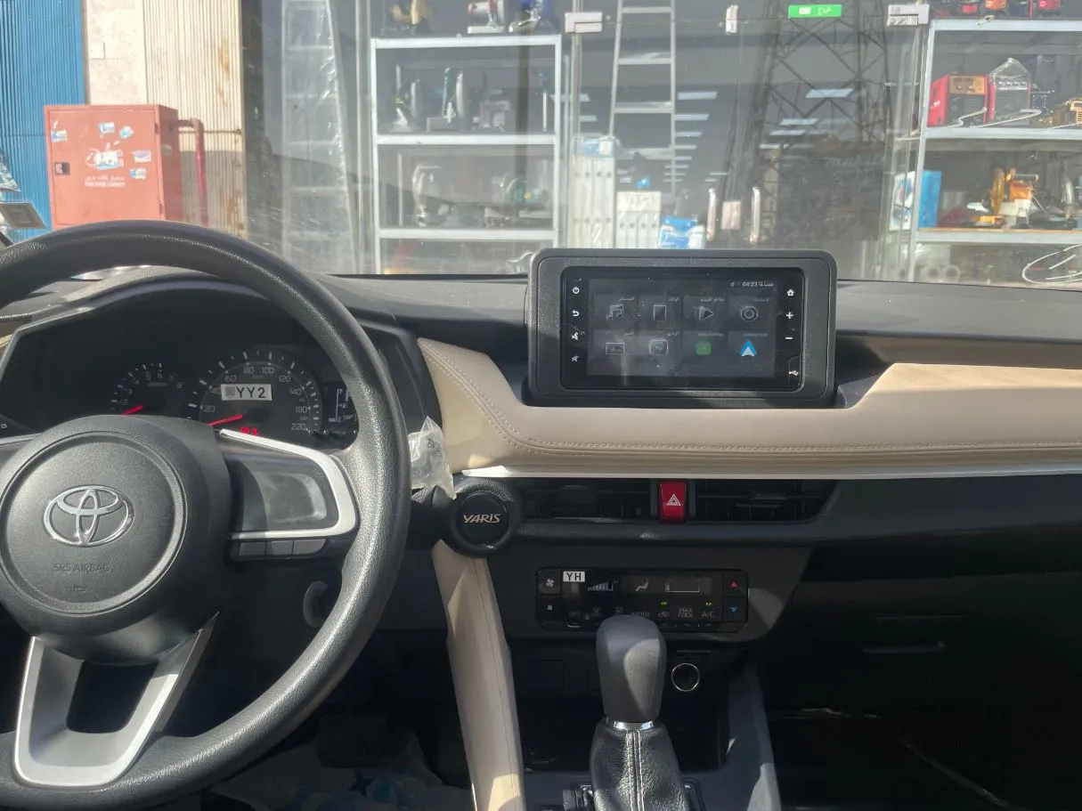Car image 18
