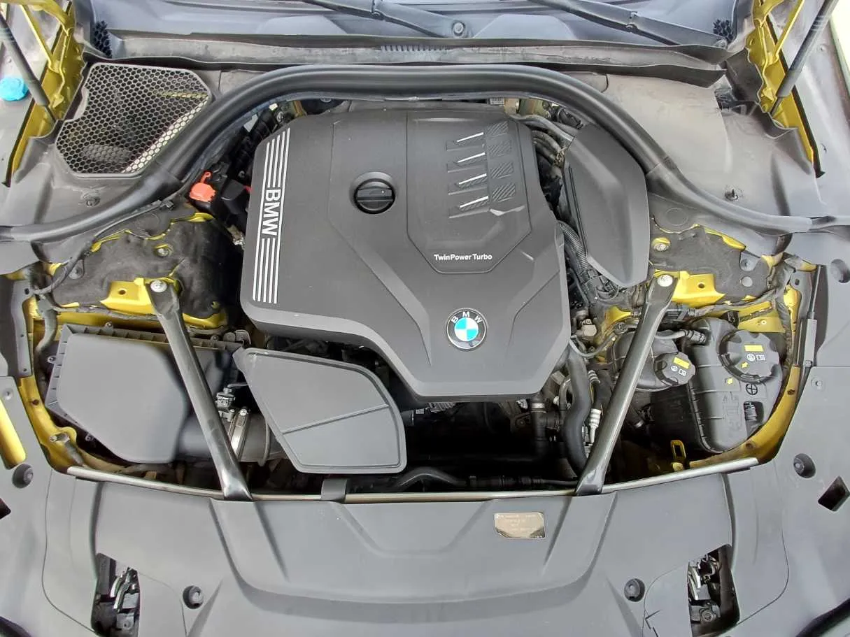 Car image 24