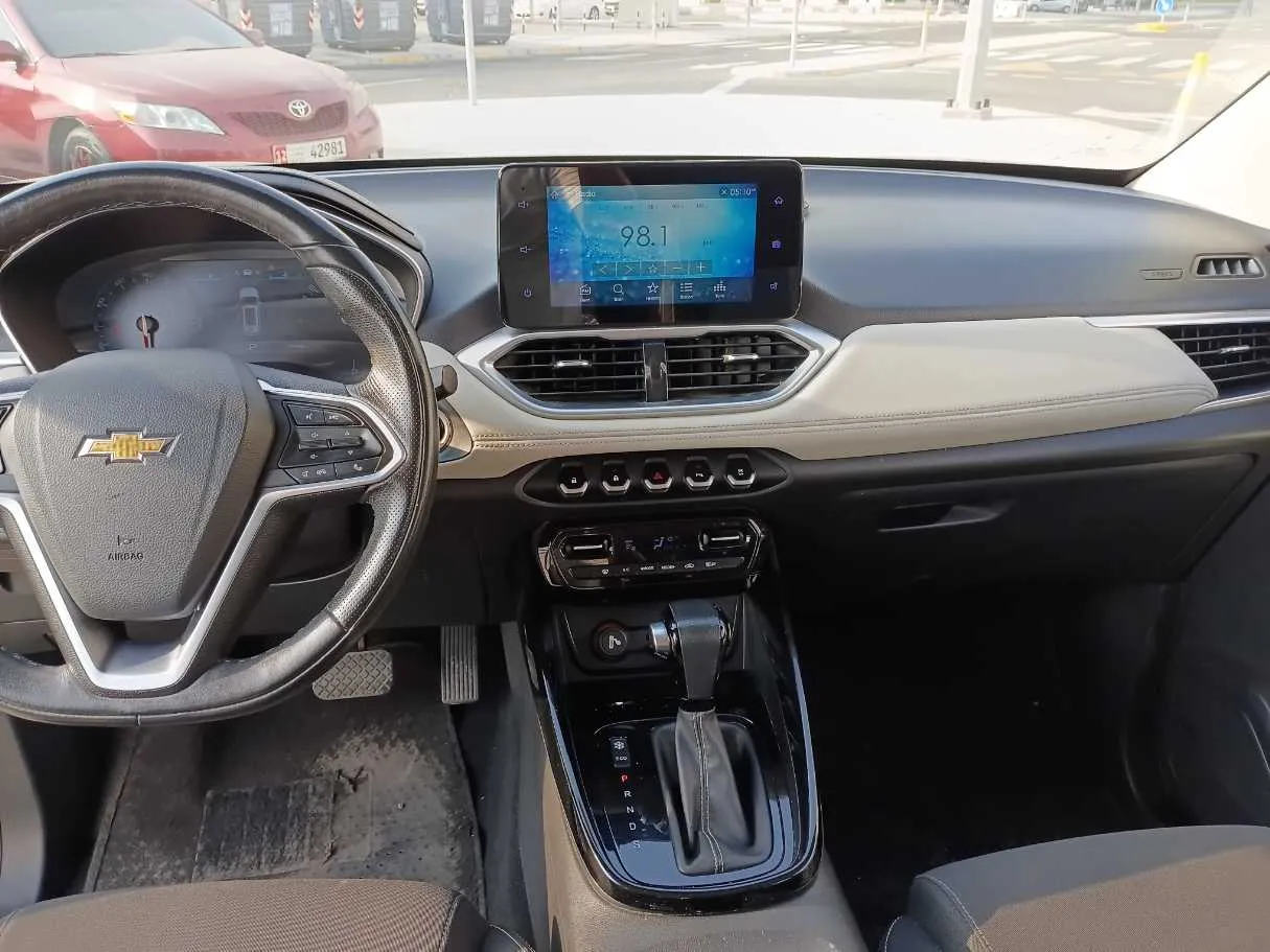 Car image 15