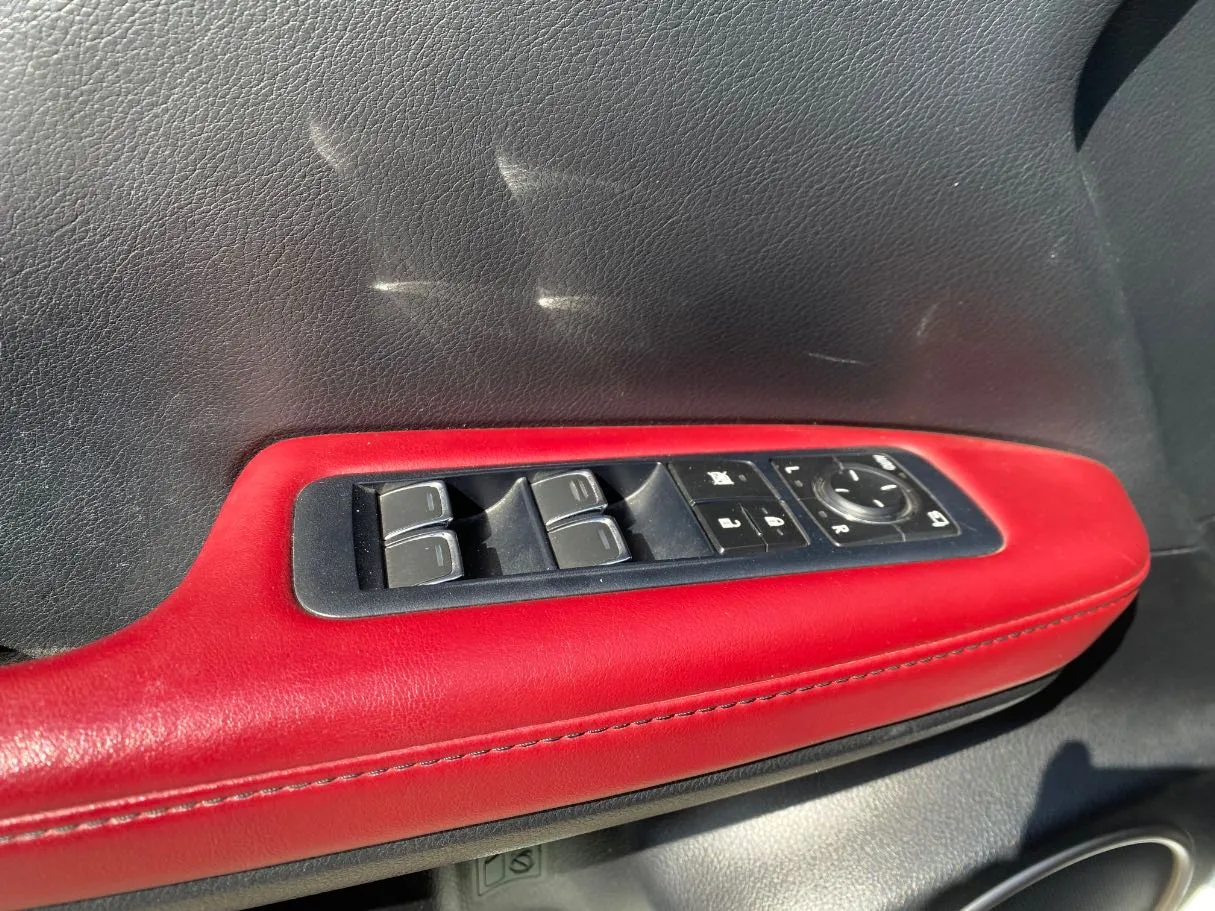 Car image 26