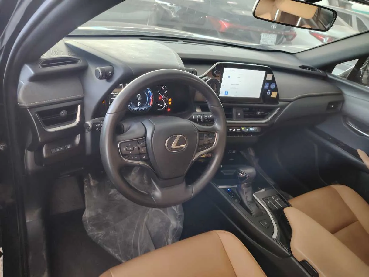 Car image 15