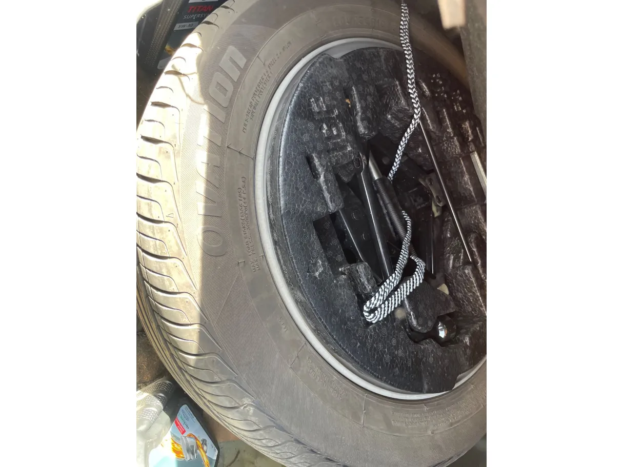 Car image 22