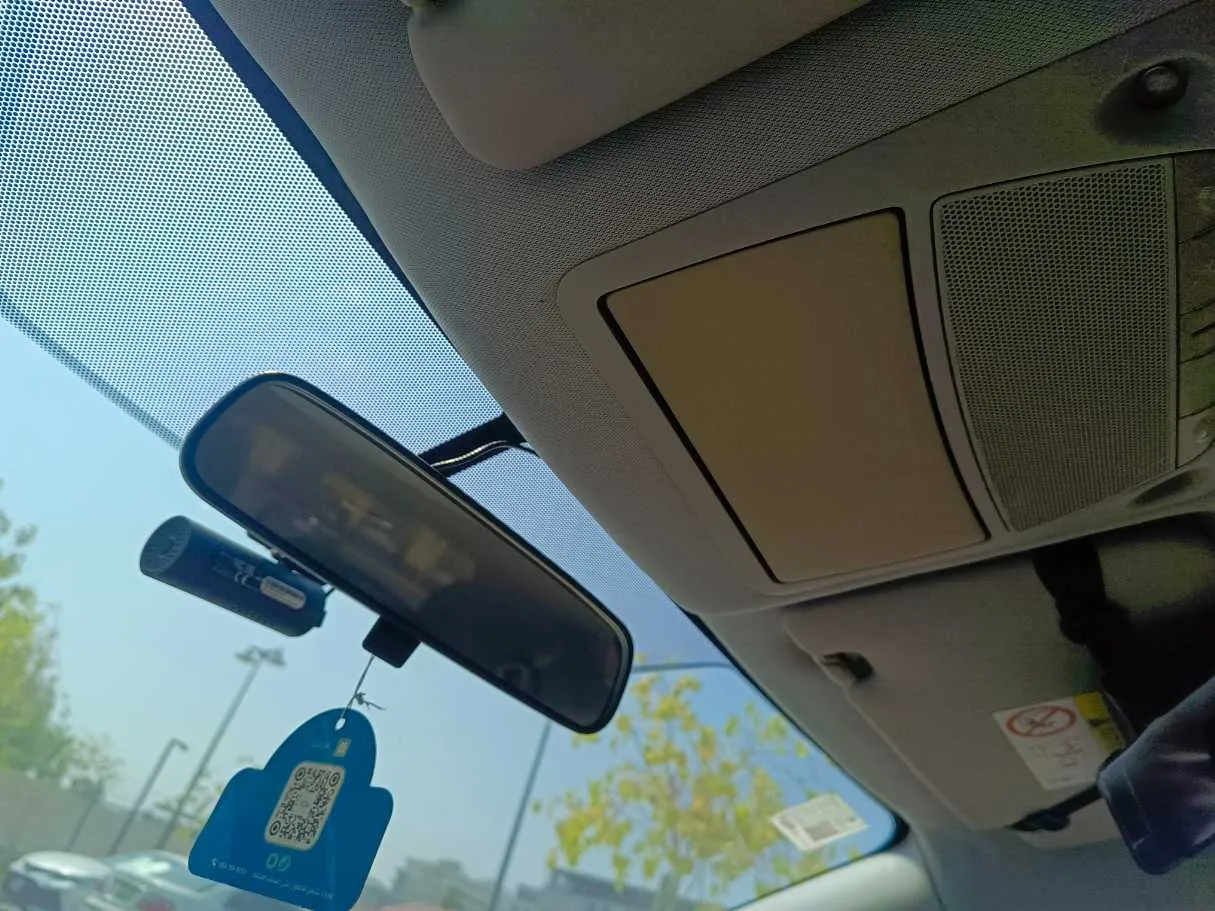 Car image 26