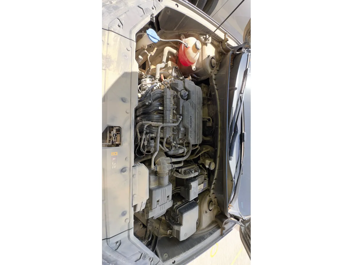 Car image 25