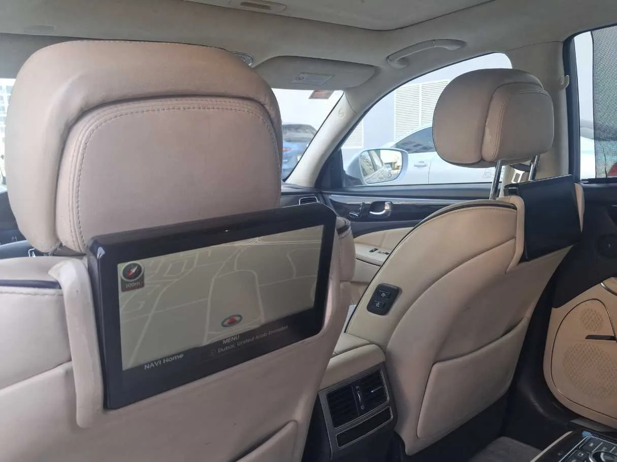 Car image 20