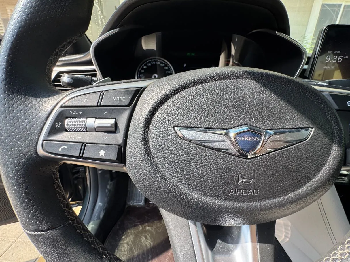 Car image 19