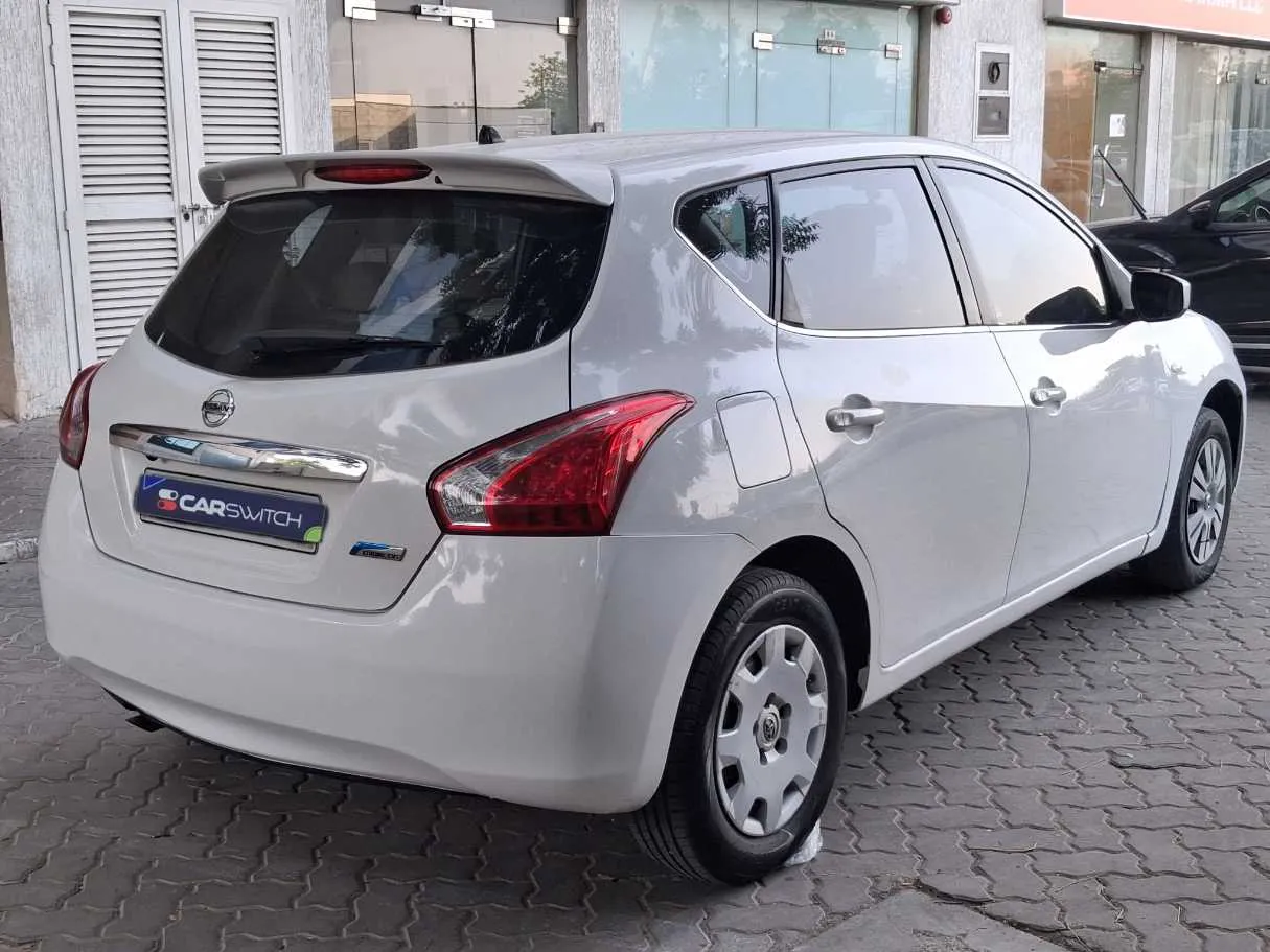 Car image 5