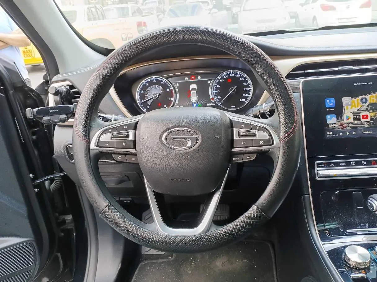Car image 17