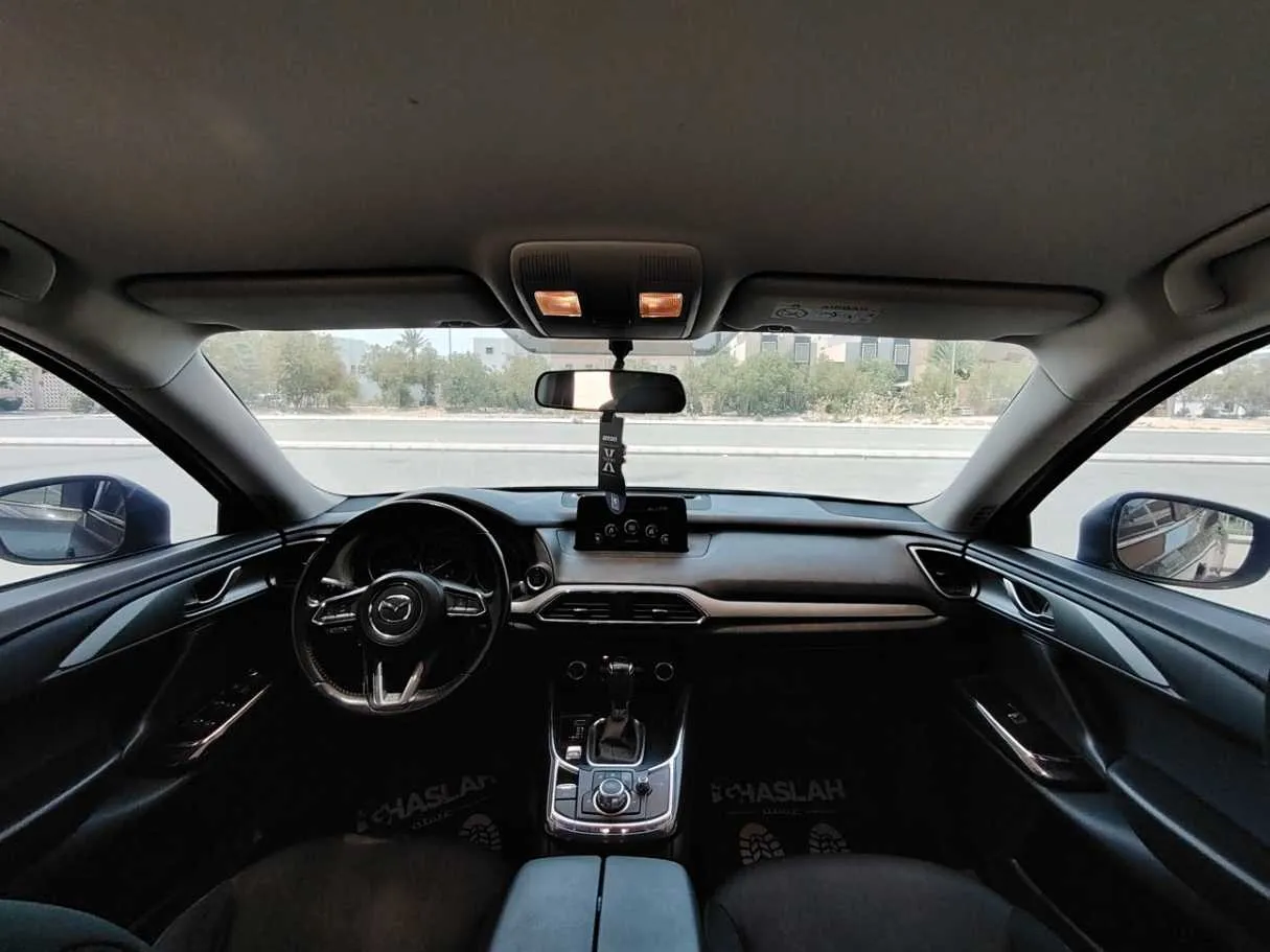 Car image 16