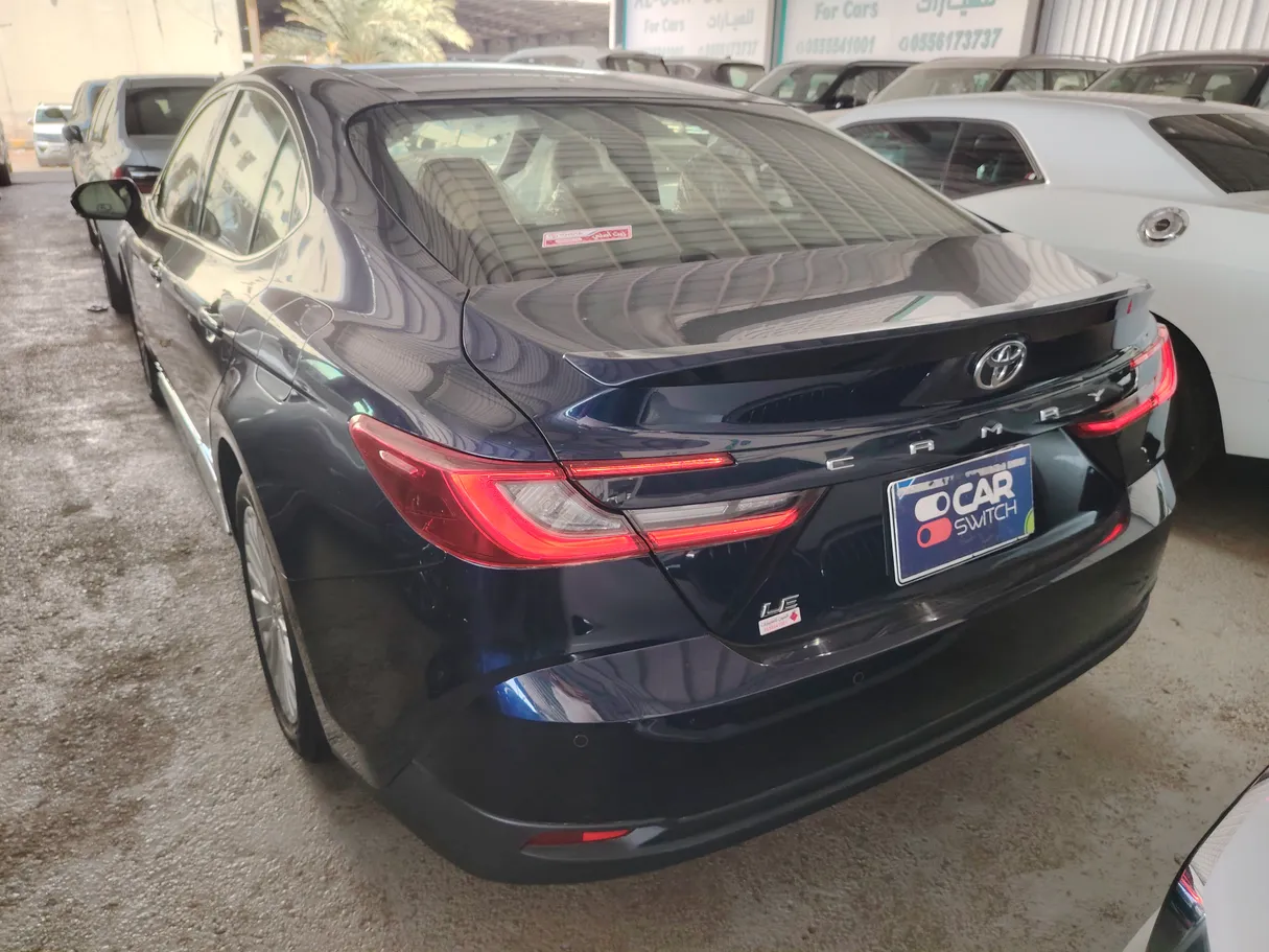 Car image 7