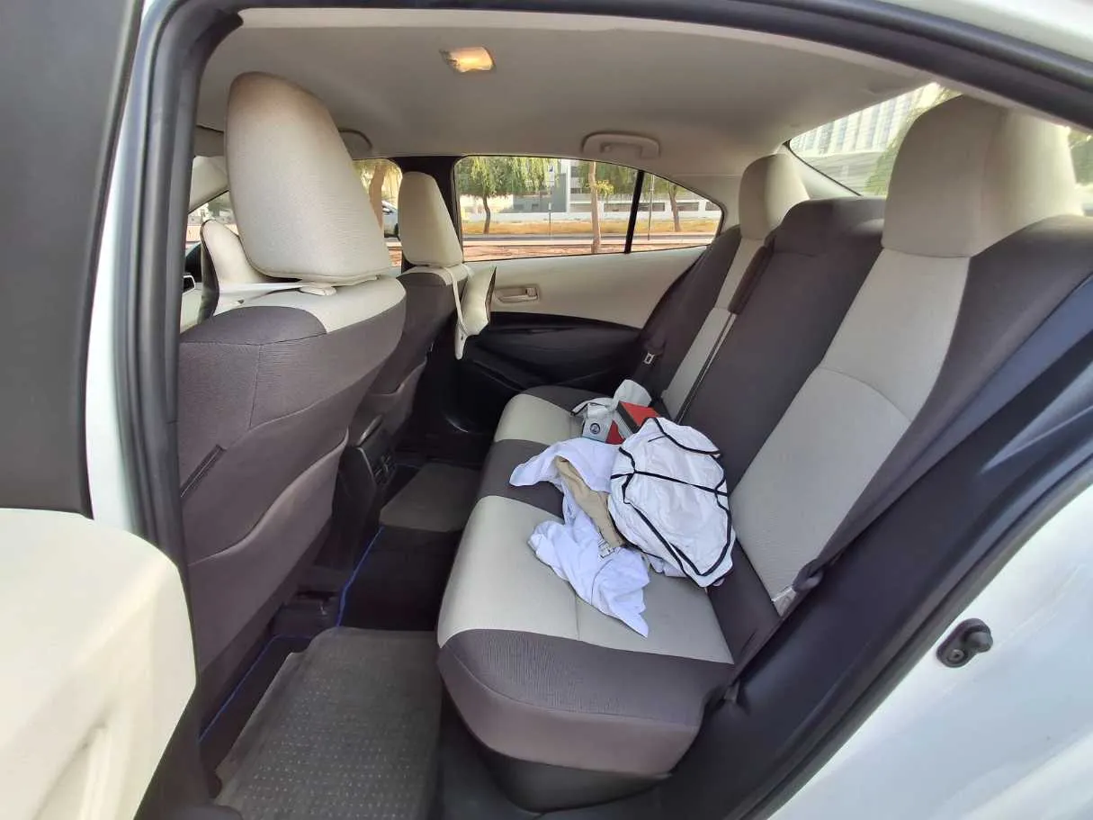 Car image 13