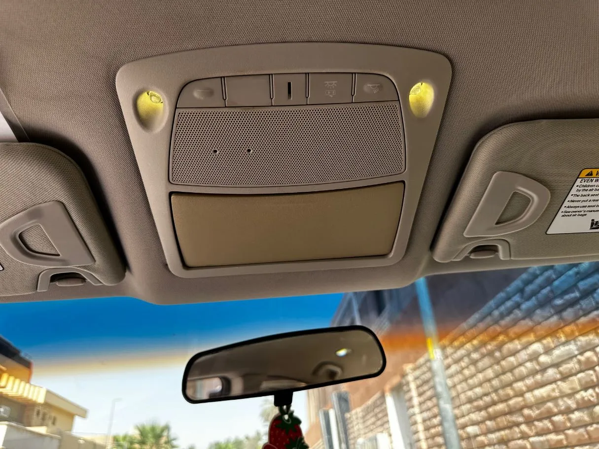 Car image 22