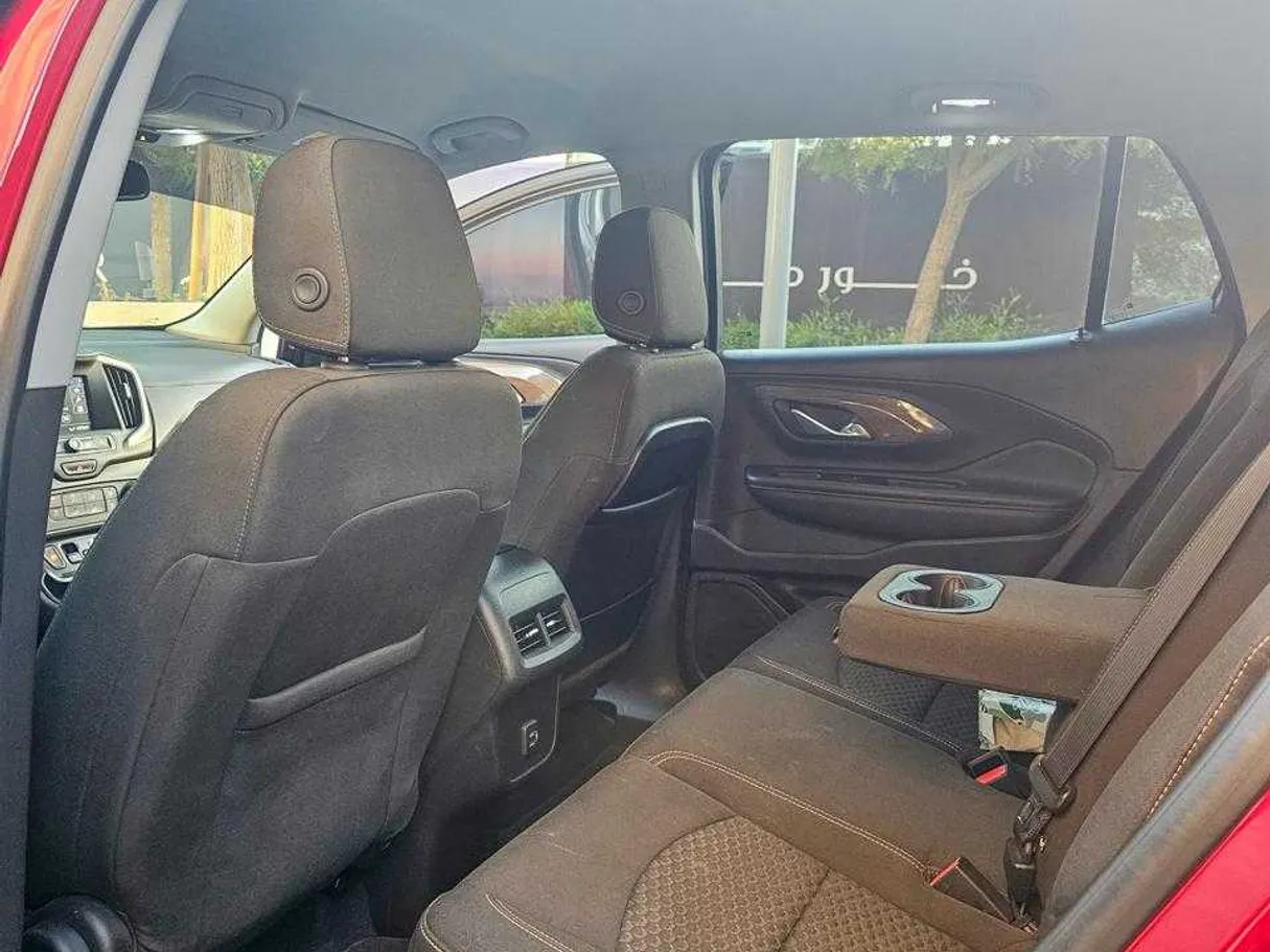 Car image 11