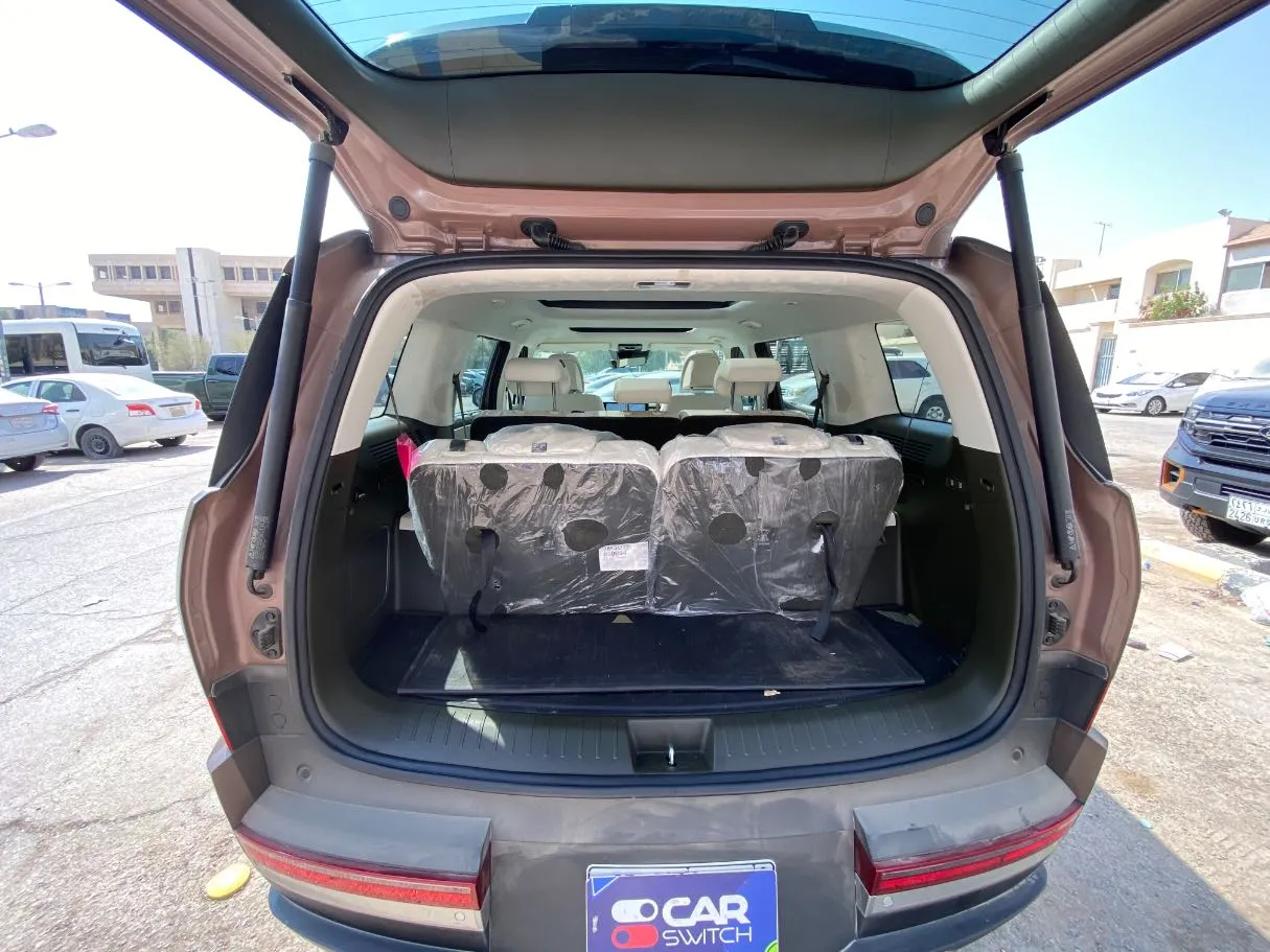 Car image 21