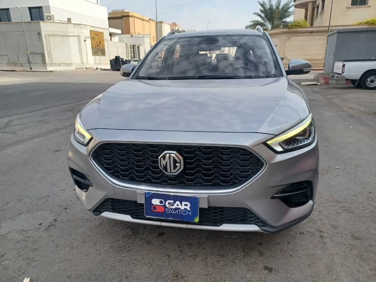 Car image 2