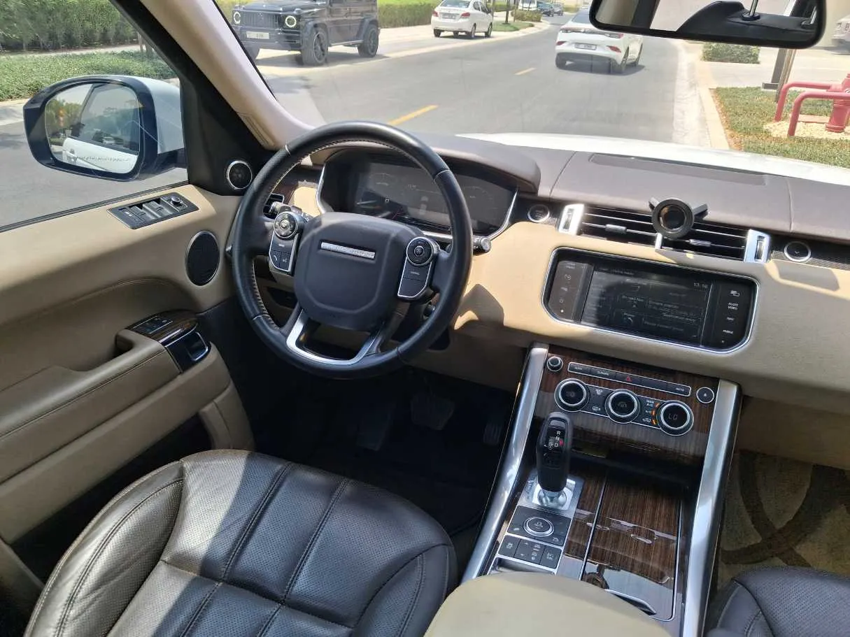 Car image 15