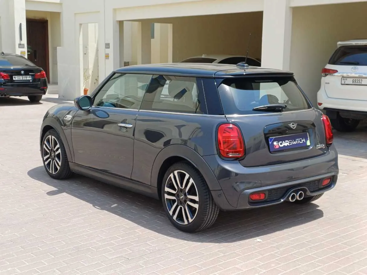 Car image 5