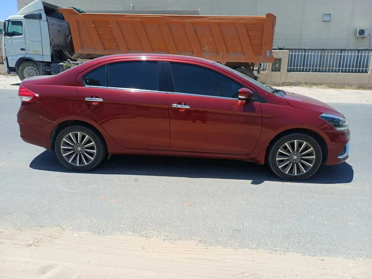 Car image 4