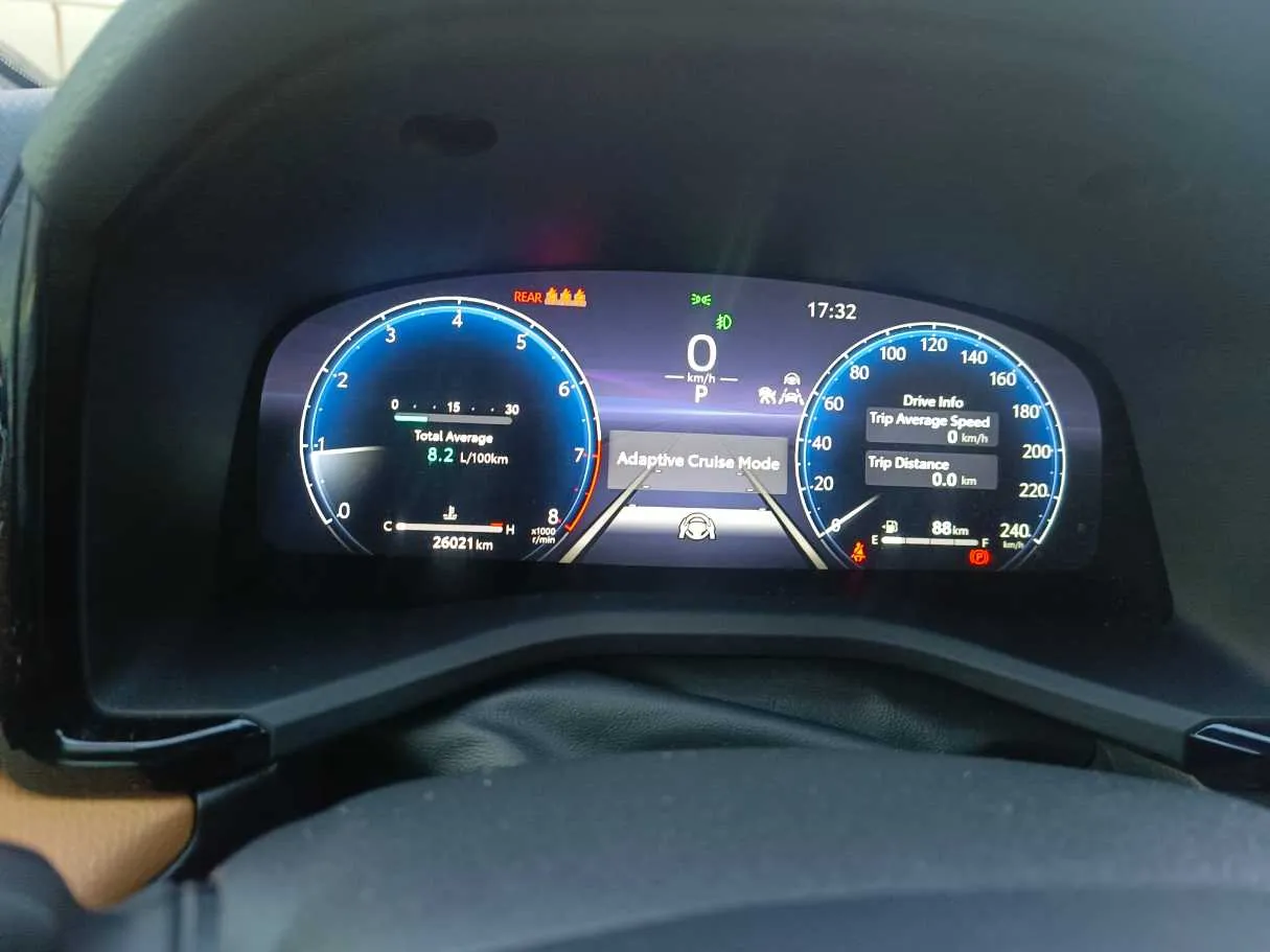 Car image 24