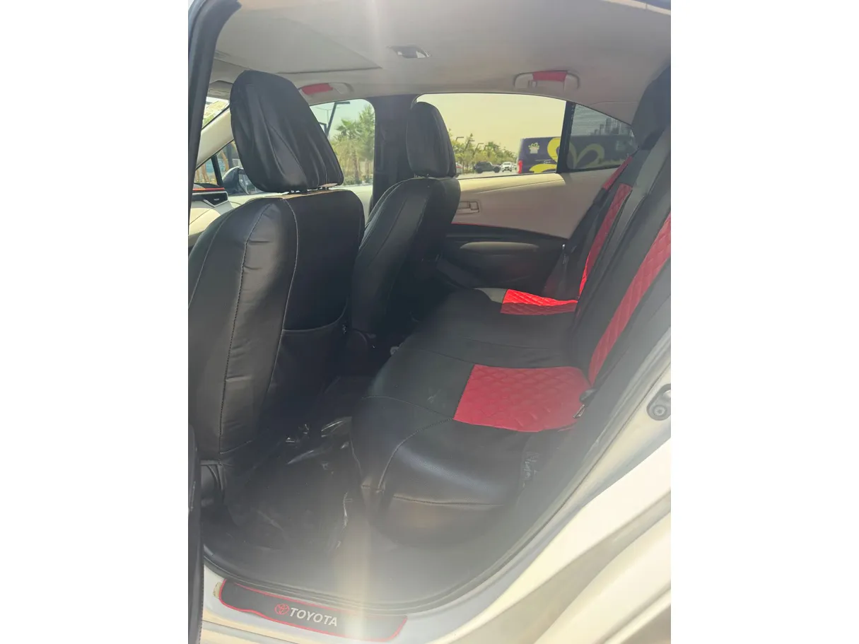 Car image 13