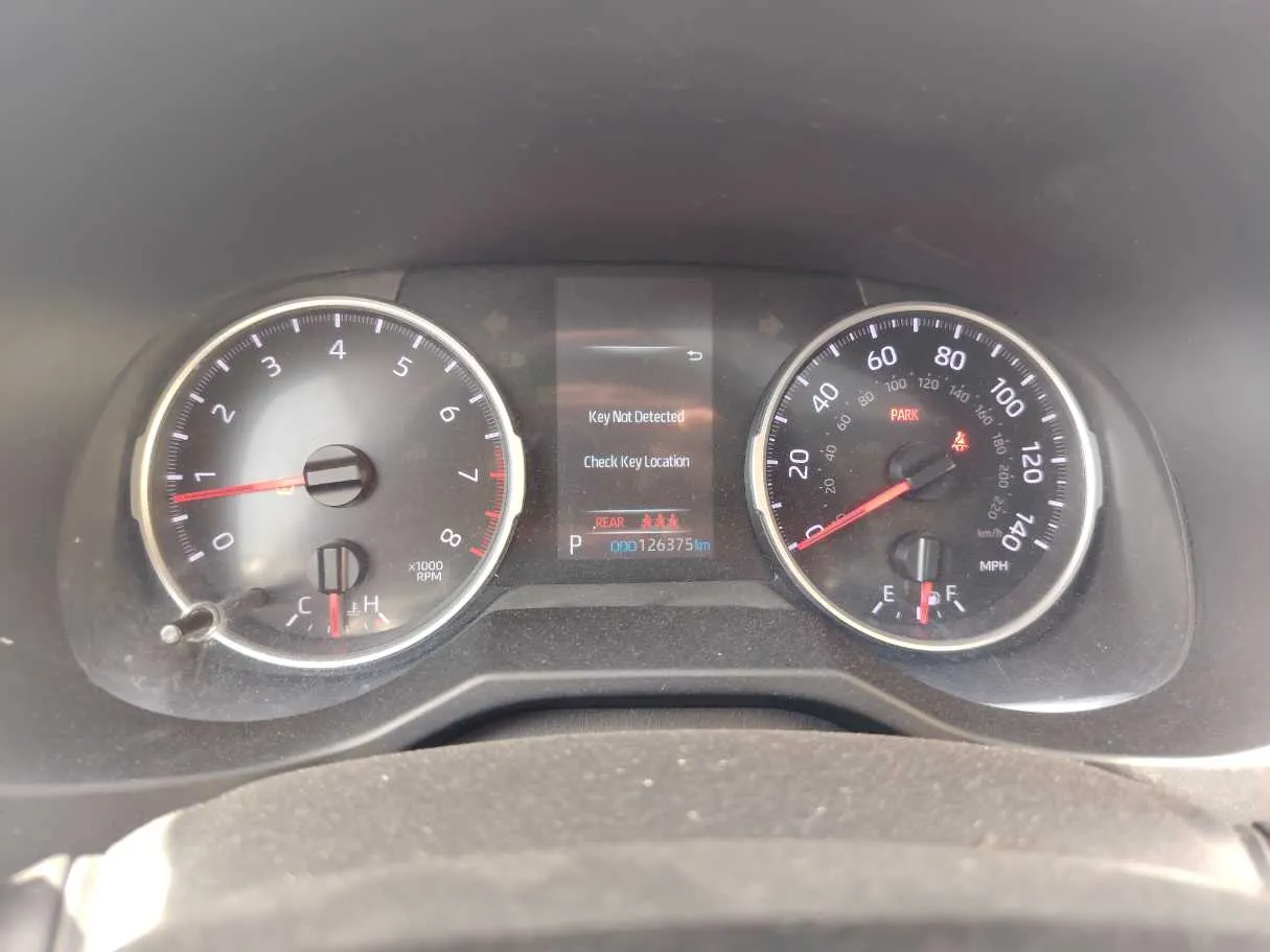 Car image 24