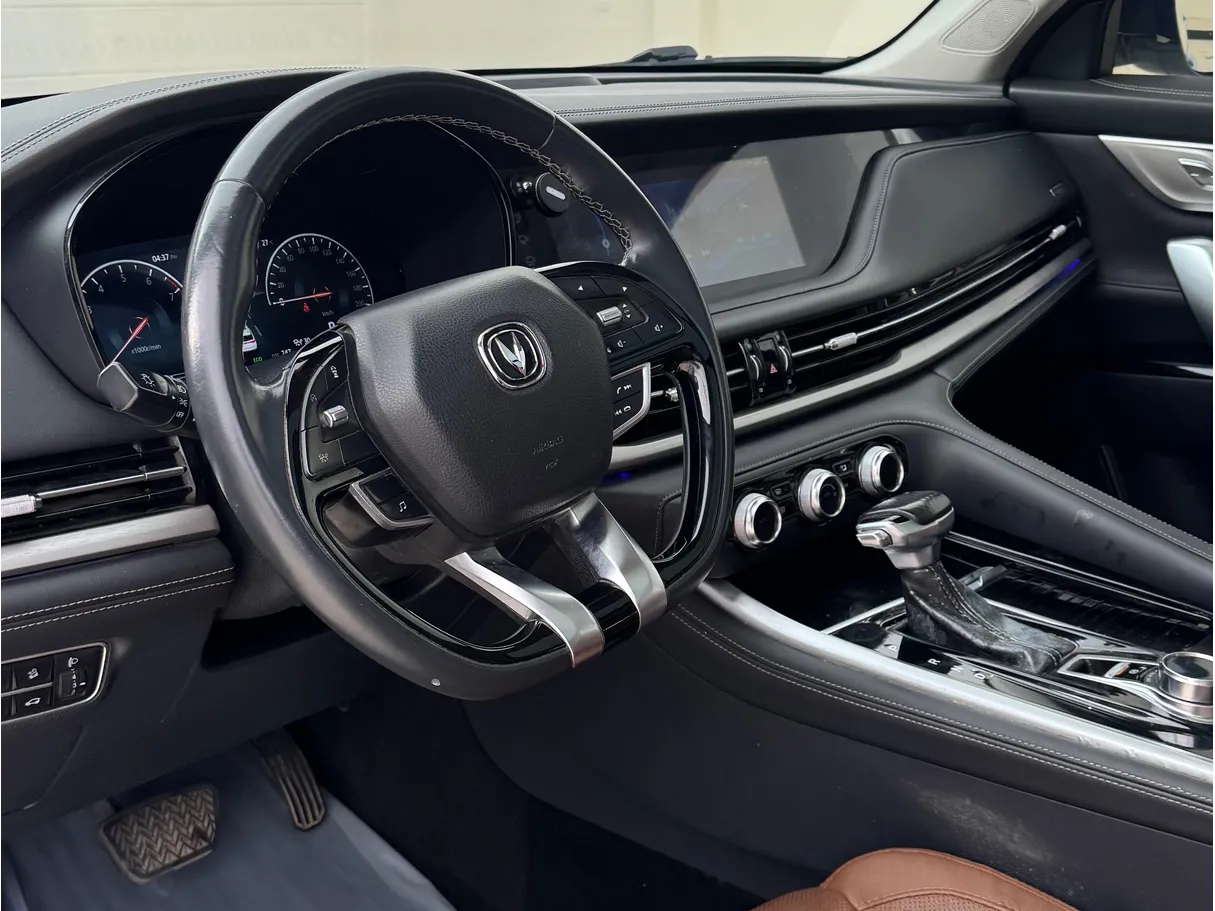 Car image 5