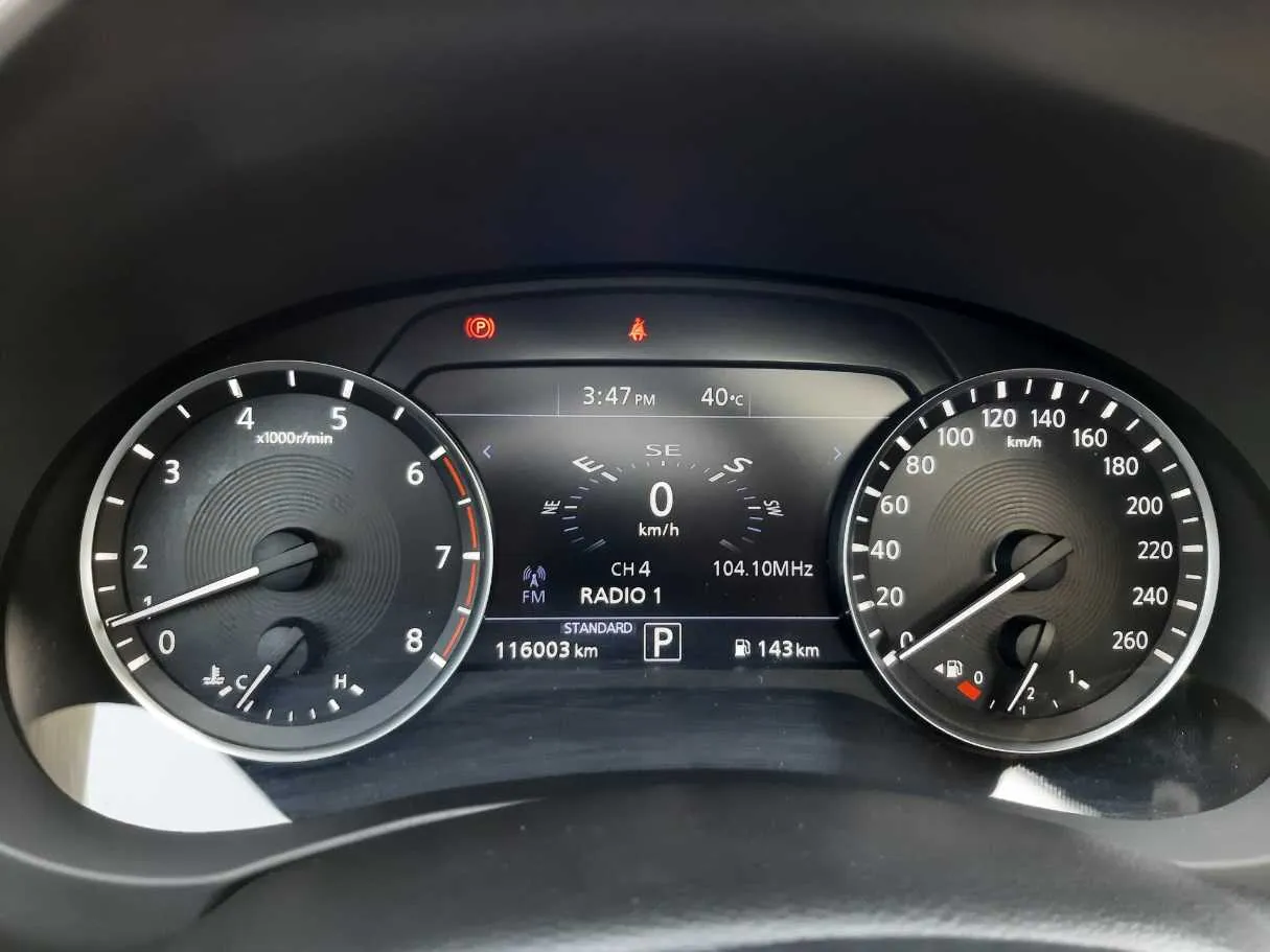 Car image 18