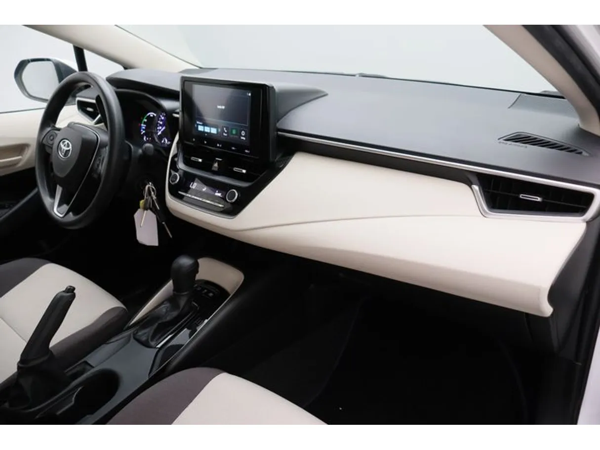 Car image 10