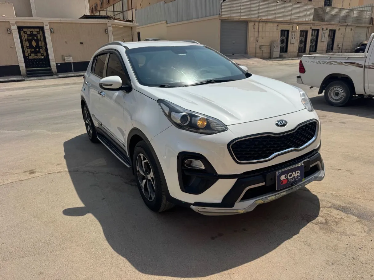 Car image 3