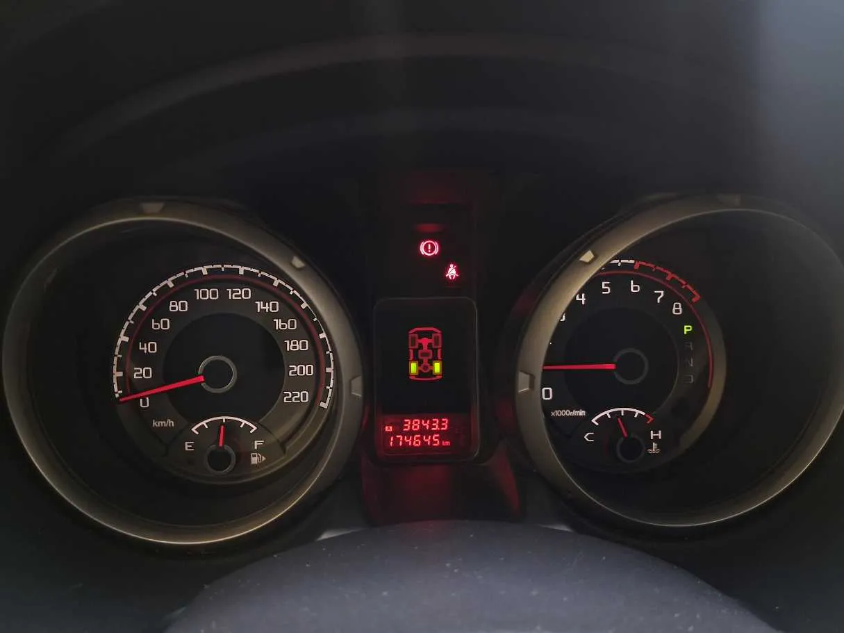Car image 9