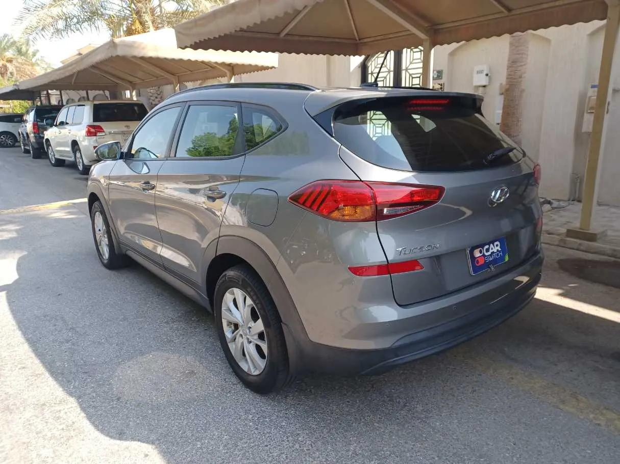 Car image 8